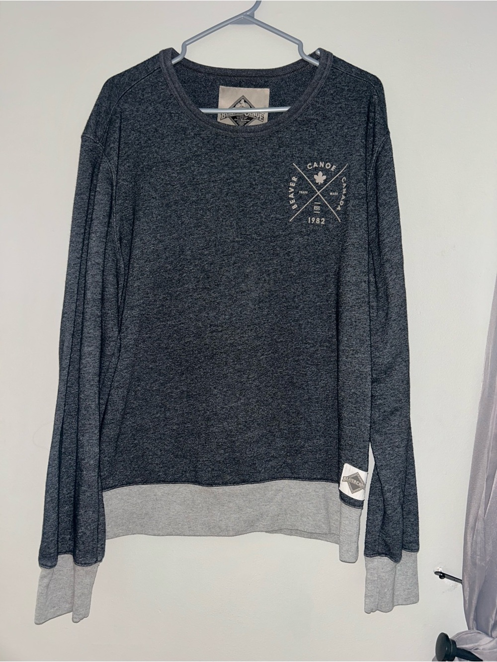 Beaver Canoe Charcoal Crewneck Sweater ladies large
